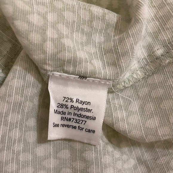 Nine West mint green with polka dots short sleeve 1/2 crop top size Large - Picture 5 of 6